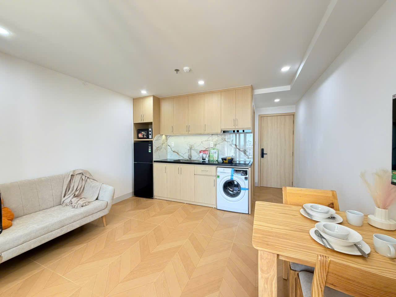 Luxury 1-Bedroom Apartment on Nuoc Man 7 photo 8 of 8