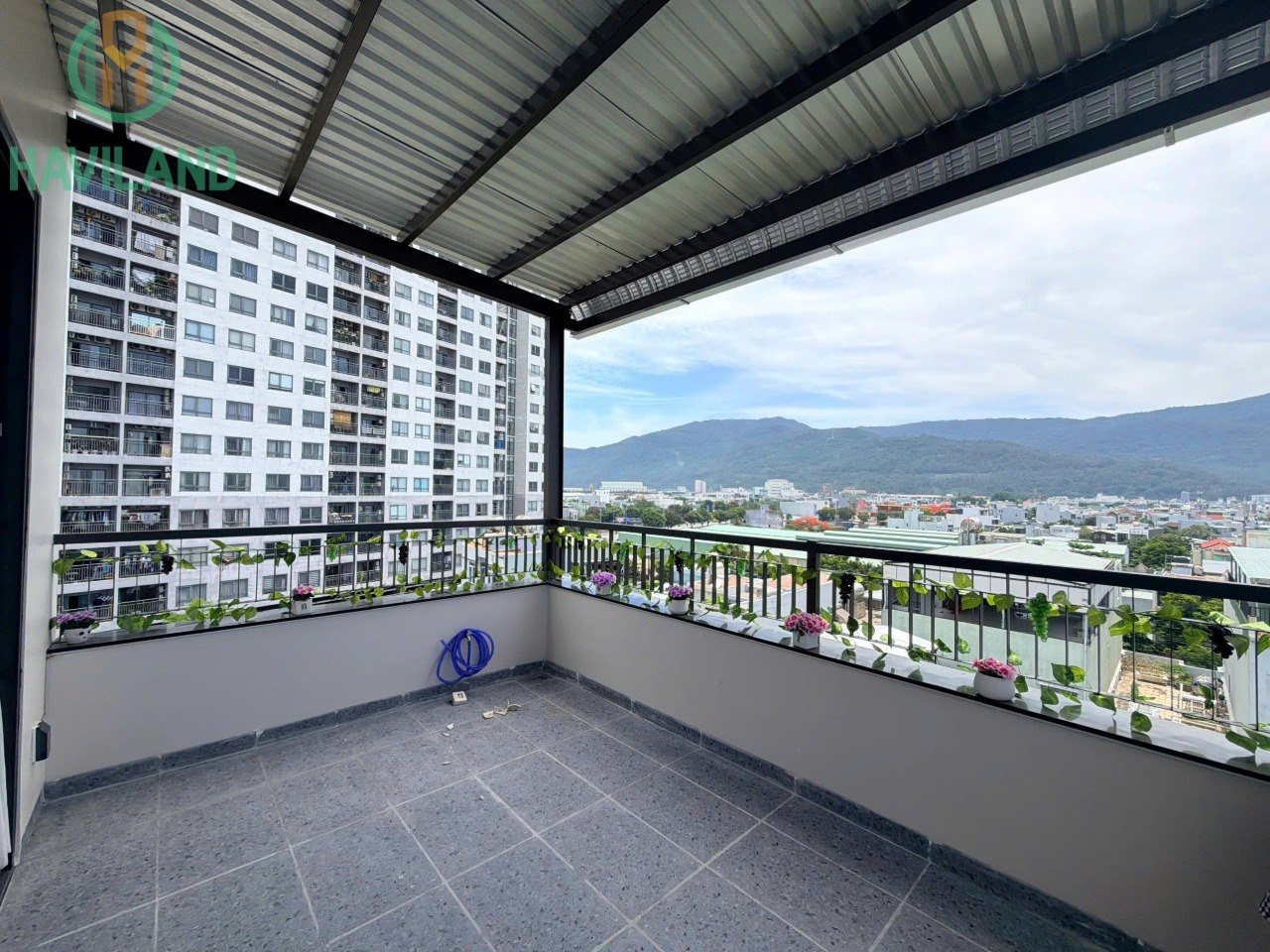 Brand-New 2-Bedroom Serviced Apartment photo 1 of 8