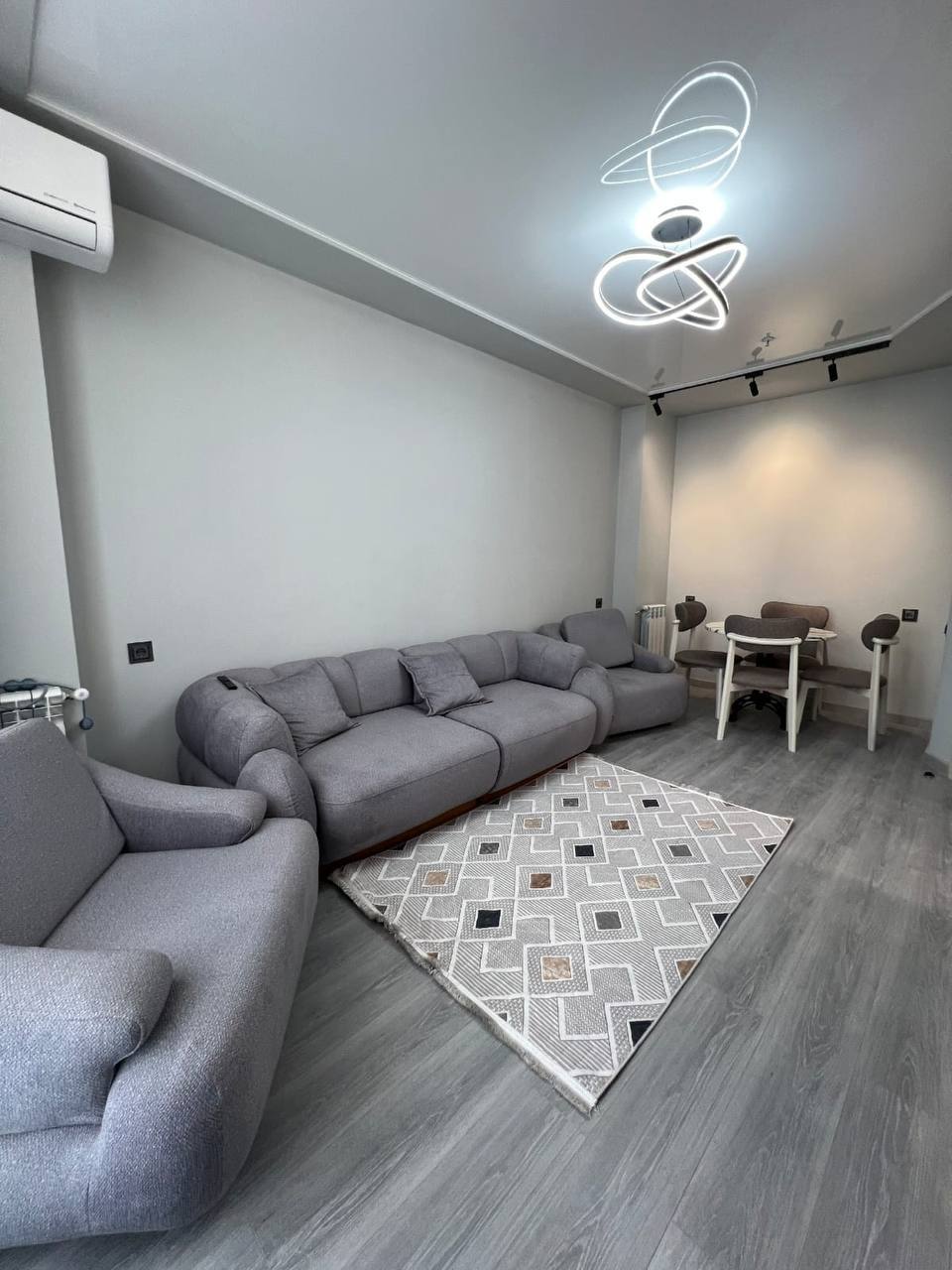 1-Bedroom Apartment on Shartava Street photo 2 of 2