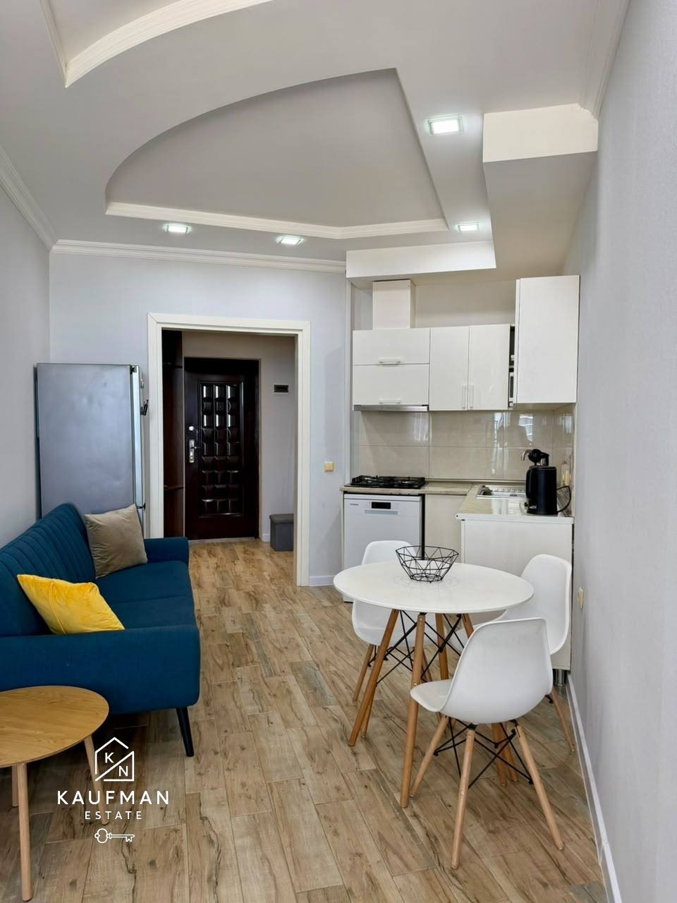 2-Bedroom Sea-View Apartment in Batumi photo 1 of 6
