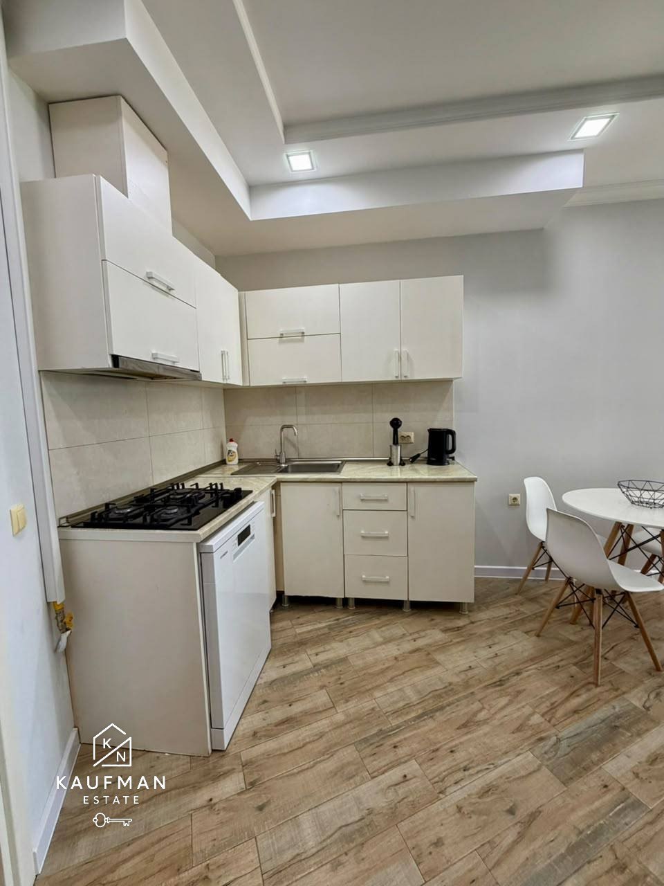2-Bedroom Sea-View Apartment in Batumi photo 2 of 6