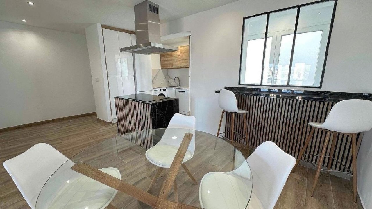 3-Bedroom Apartment for Rent in Russafa photo 2 of 8