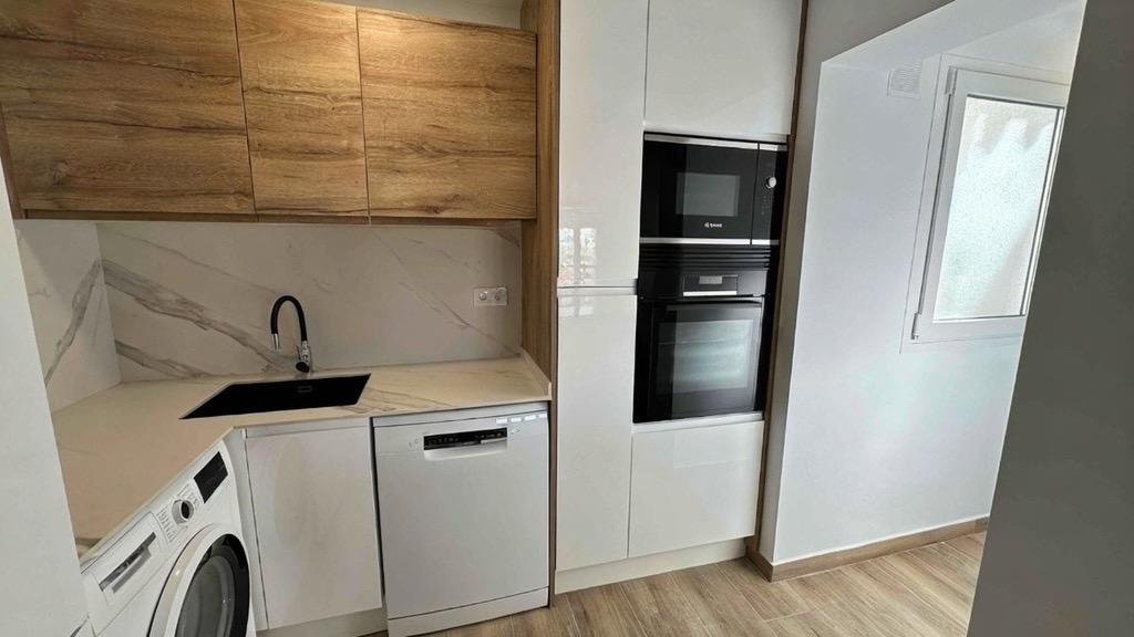 3-Bedroom Apartment for Rent in Russafa photo 3 of 8
