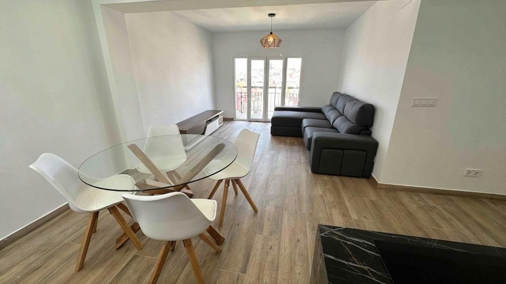 3-Bedroom Apartment for Rent in Russafa photo 4 of 8