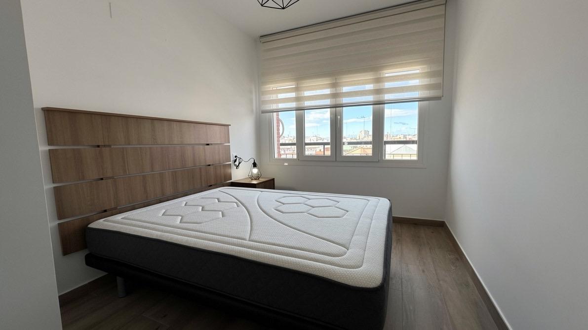 3-Bedroom Apartment for Rent in Russafa photo 5 of 8