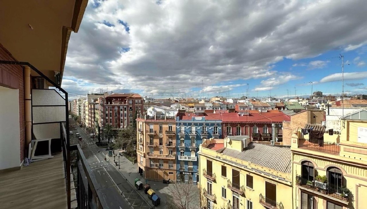 3-Bedroom Apartment for Rent in Russafa photo 6 of 8