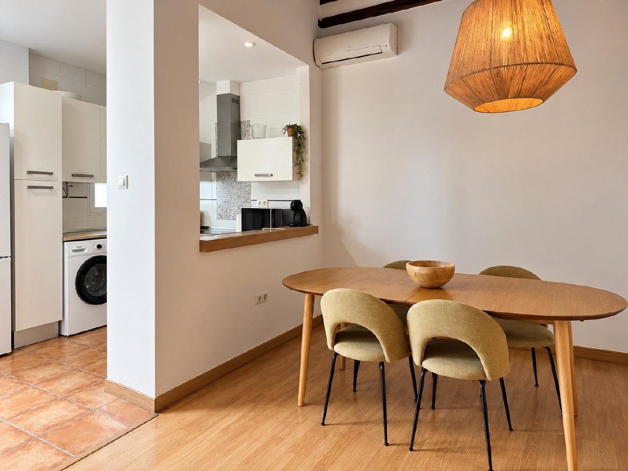 2-Bedroom Apartment for Rent in Russafa photo 3 of 8