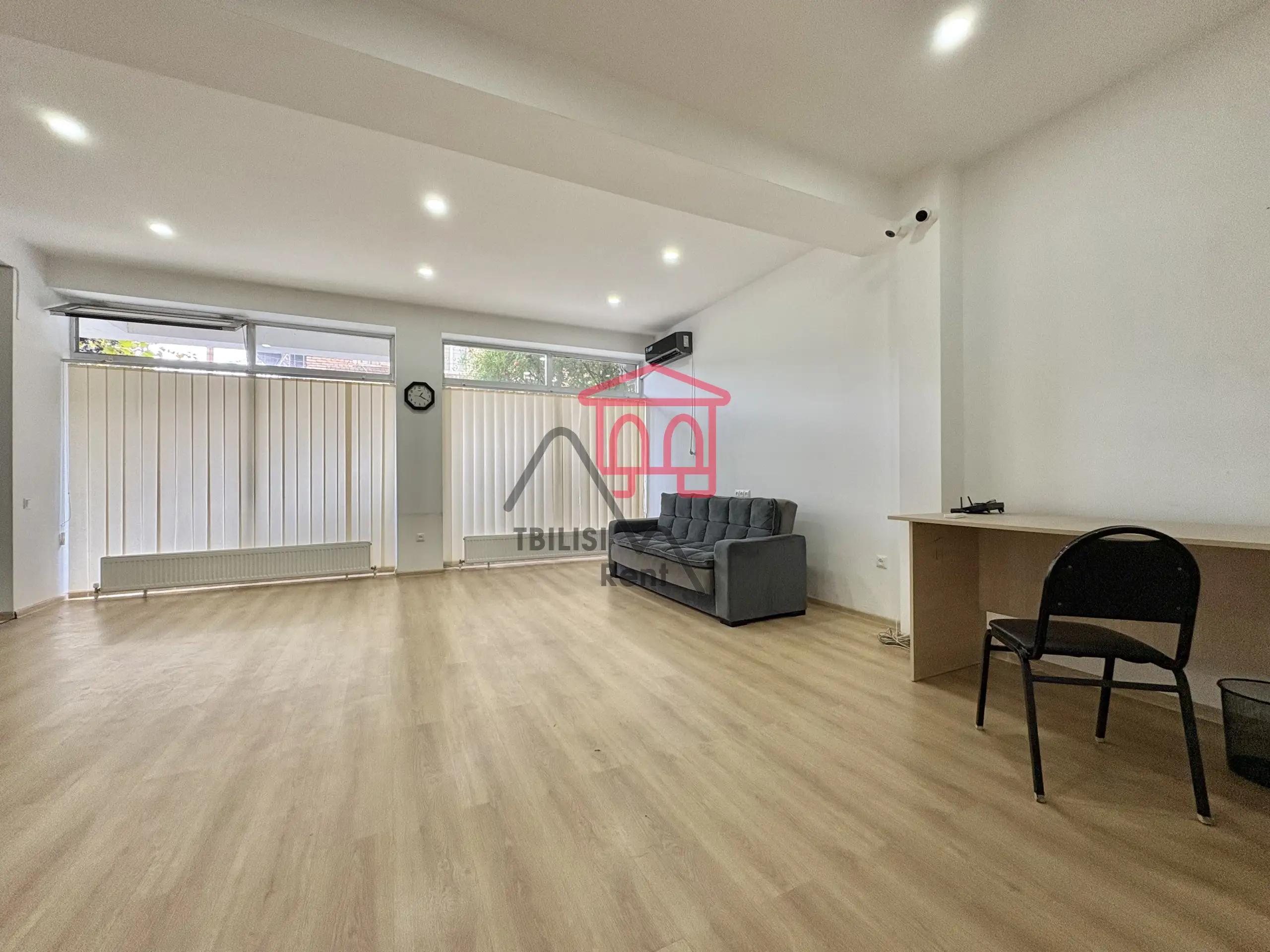 Bright One-Bedroom Apartment Near Medical University Metro photo 1 of 6