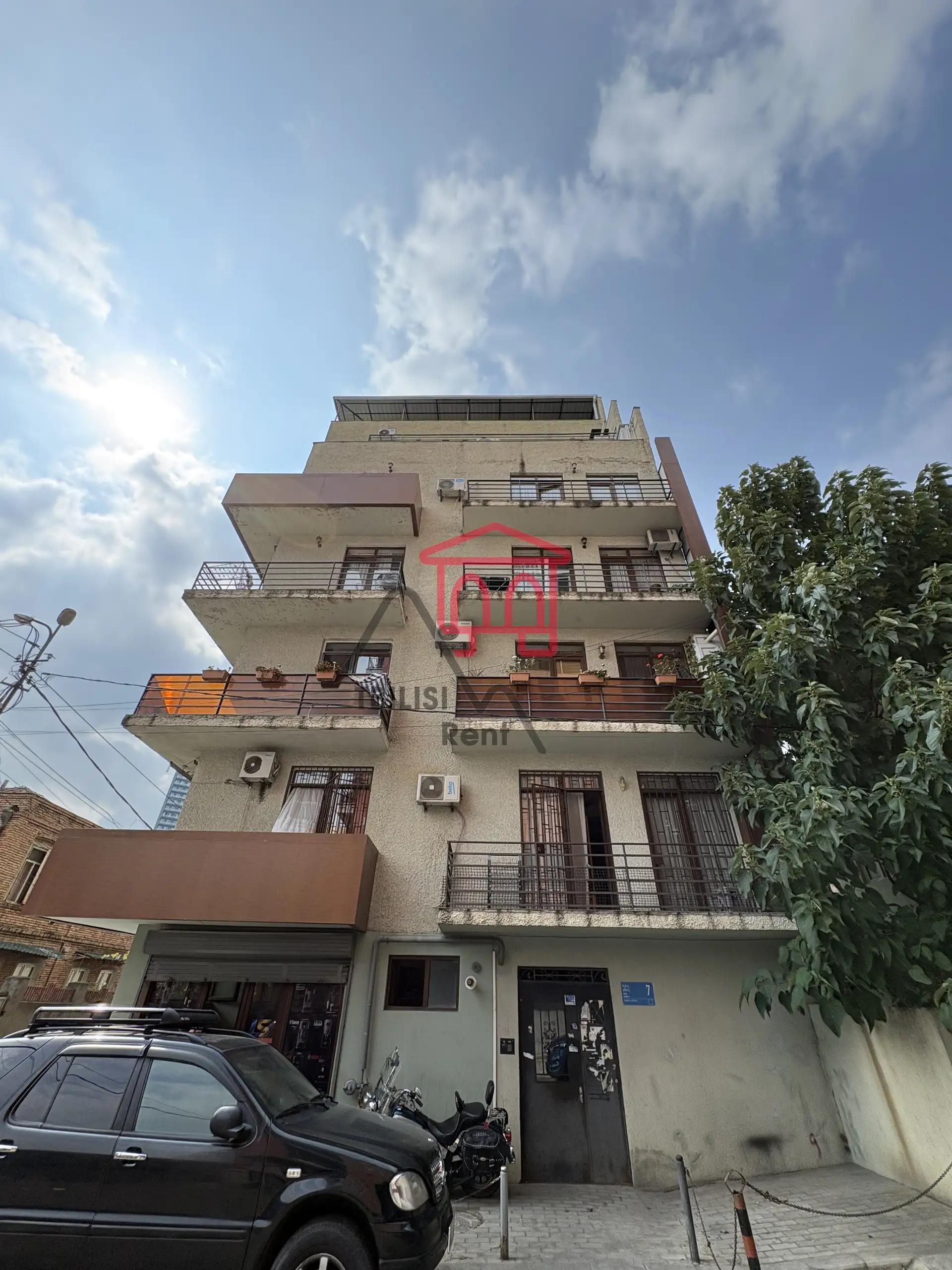 Bright One-Bedroom Apartment Near Medical University Metro photo 6 of 6