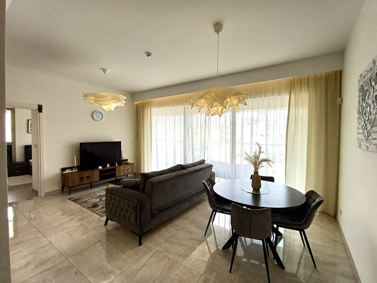 1-Bedroom Apartment with Pool in Germasogeia photo 3 of 4