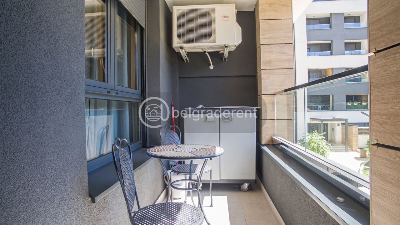 1-Bedroom Apartment in Novi Beograd, Block 65 photo 4 of 8