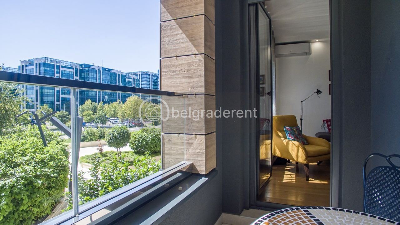 1-Bedroom Apartment in Novi Beograd, Block 65 photo 5 of 8