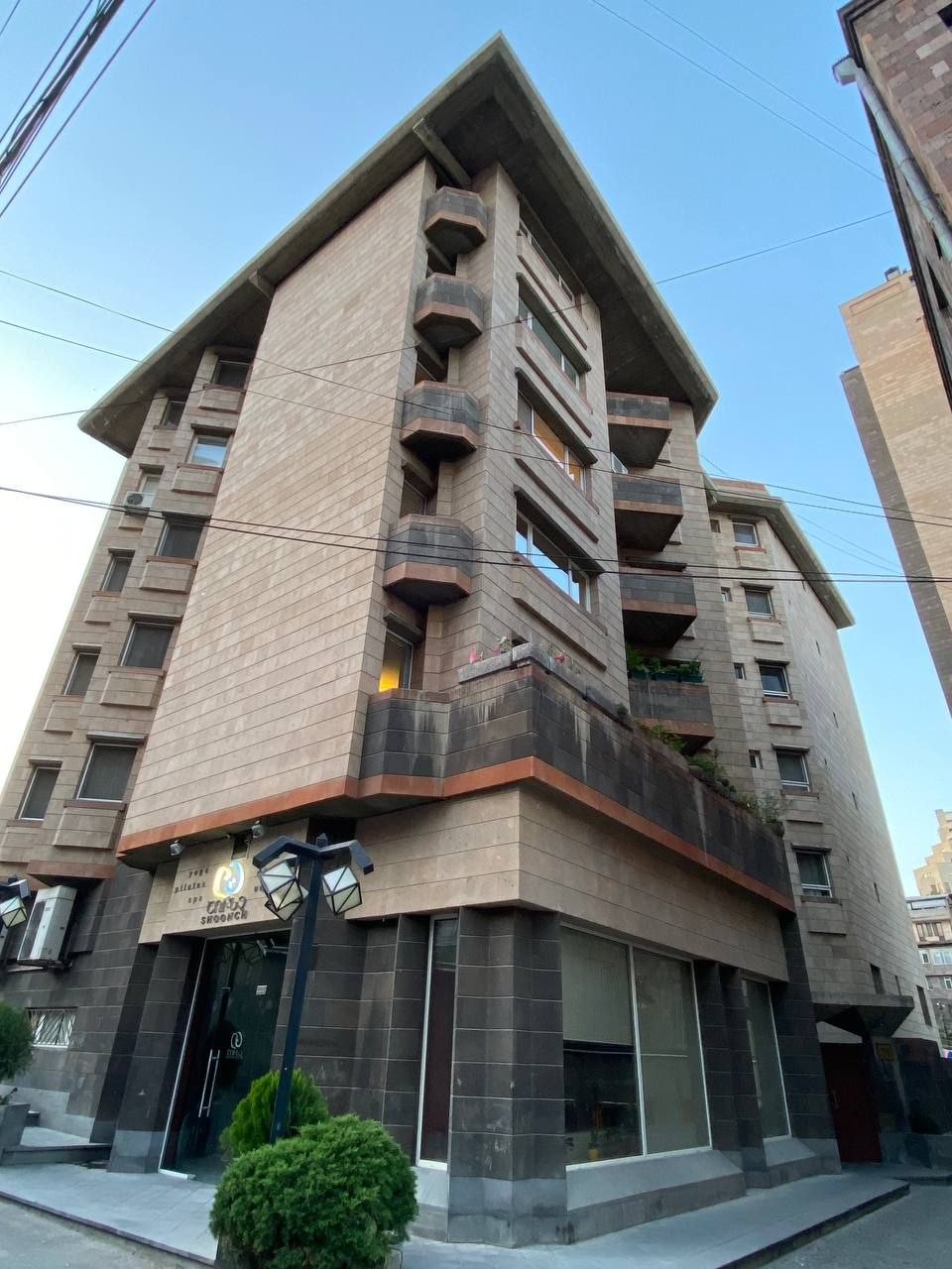 Трёхкомнатная квартира в центре Еревана photo 2 of 2