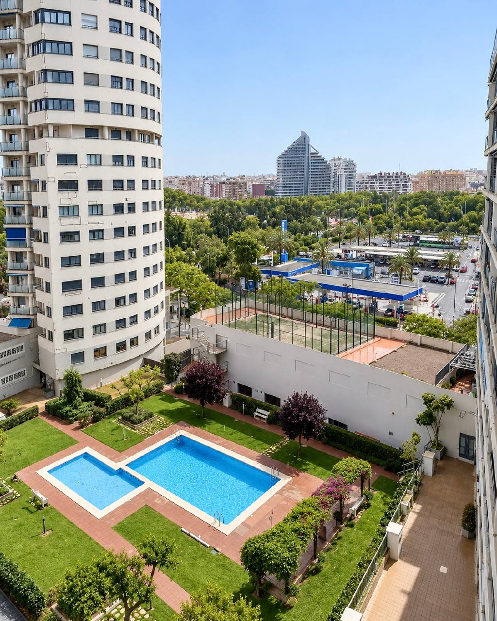Premium 3-Bedroom Apartment in Nou Campanar