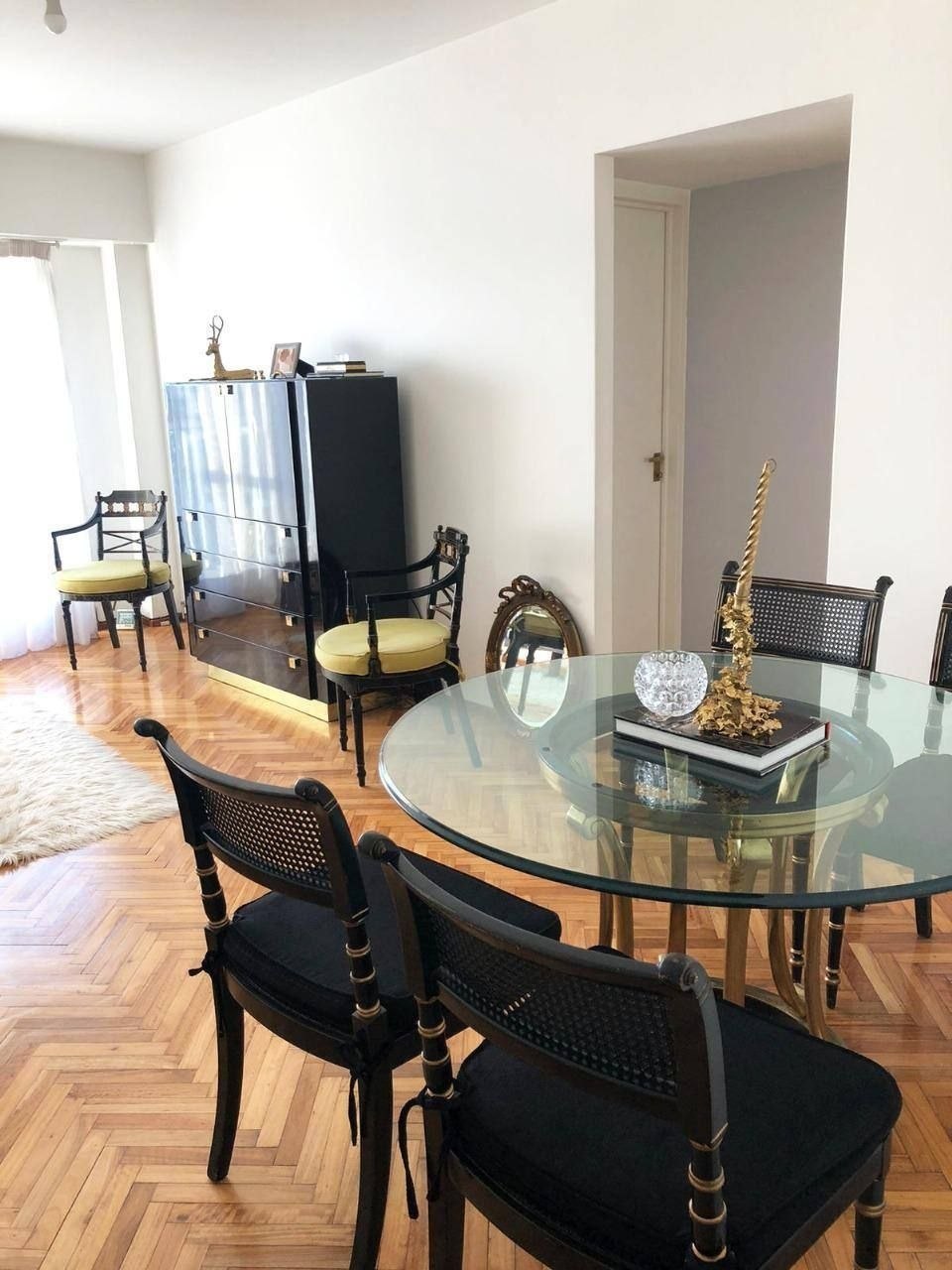 3-Room Apartment with Balcony in Belgrano photo 2 of 8