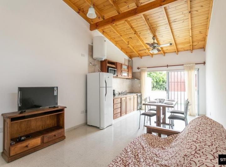 Budget 1-Bedroom Apartment with Terrace photo 1 of 8
