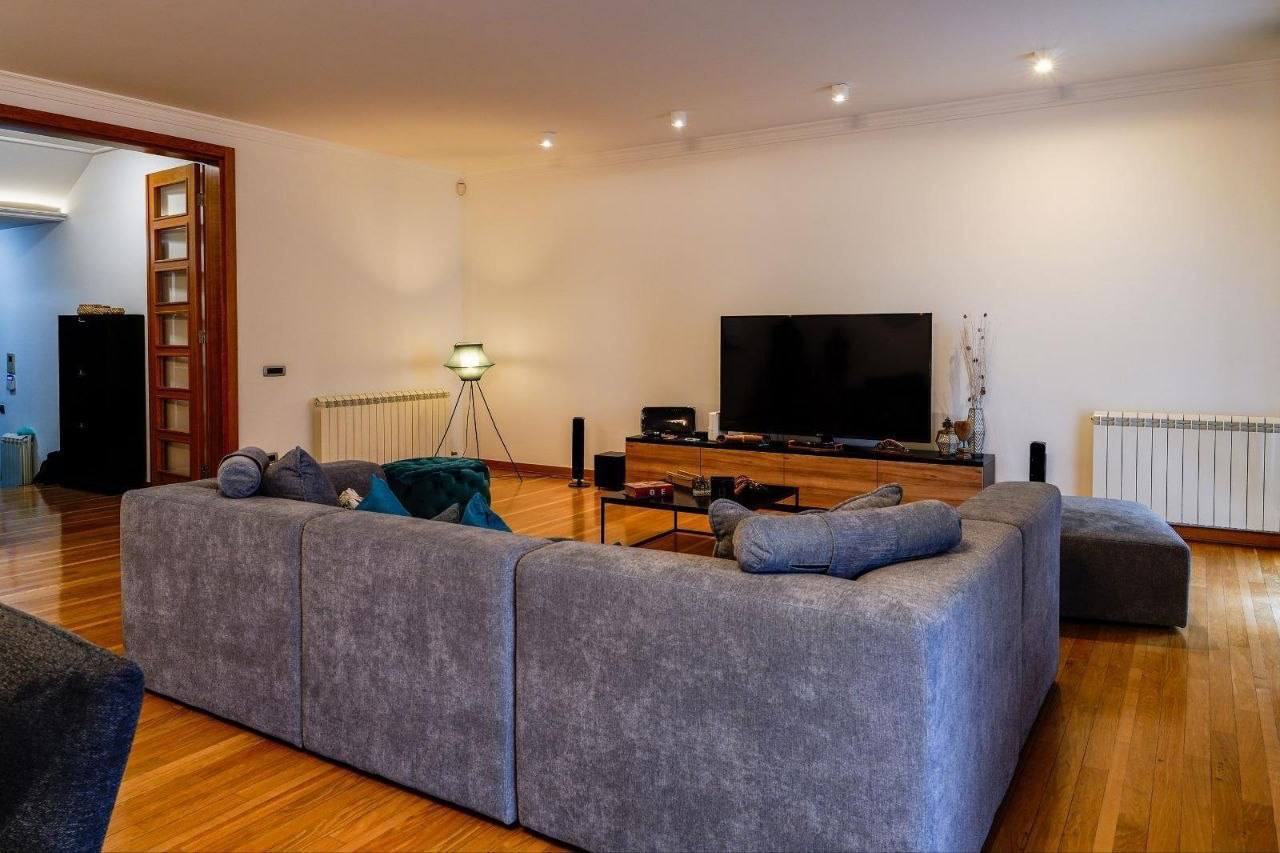 3-Bedroom Apartment in Dedinje photo 1 of 8