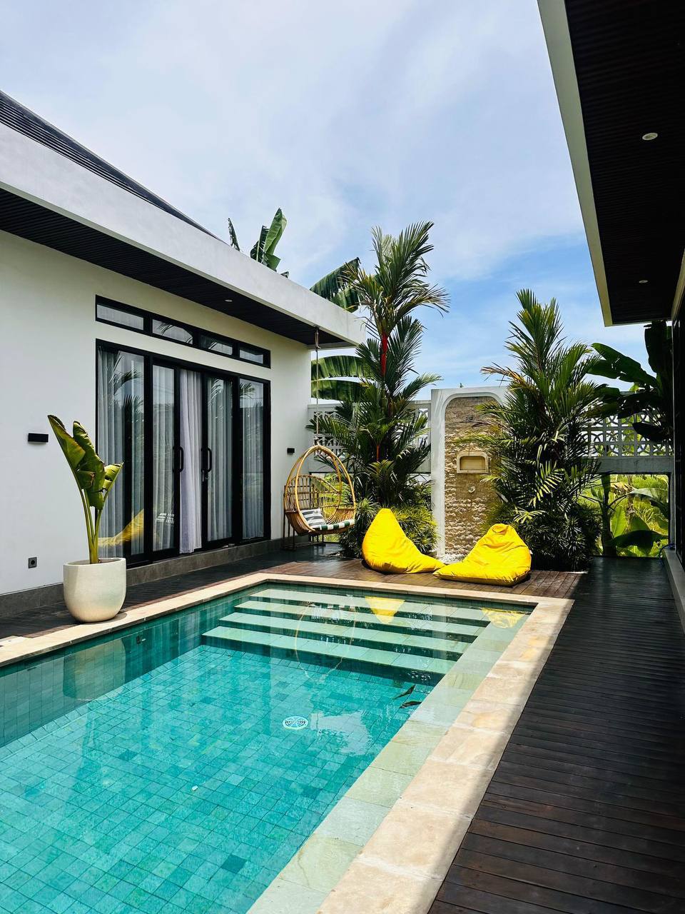 3-Bedroom Villa in Pererenan photo 1 of 7