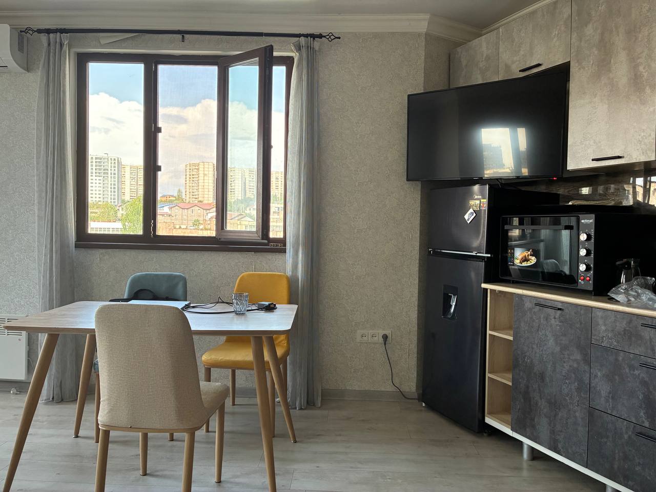 Two-Bedroom Apartment in Achapnyak photo 1 of 8