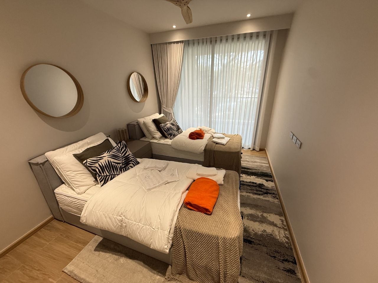 Luxury 2-Bedroom Seafront Apartment in Bang Tao photo 5 of 8