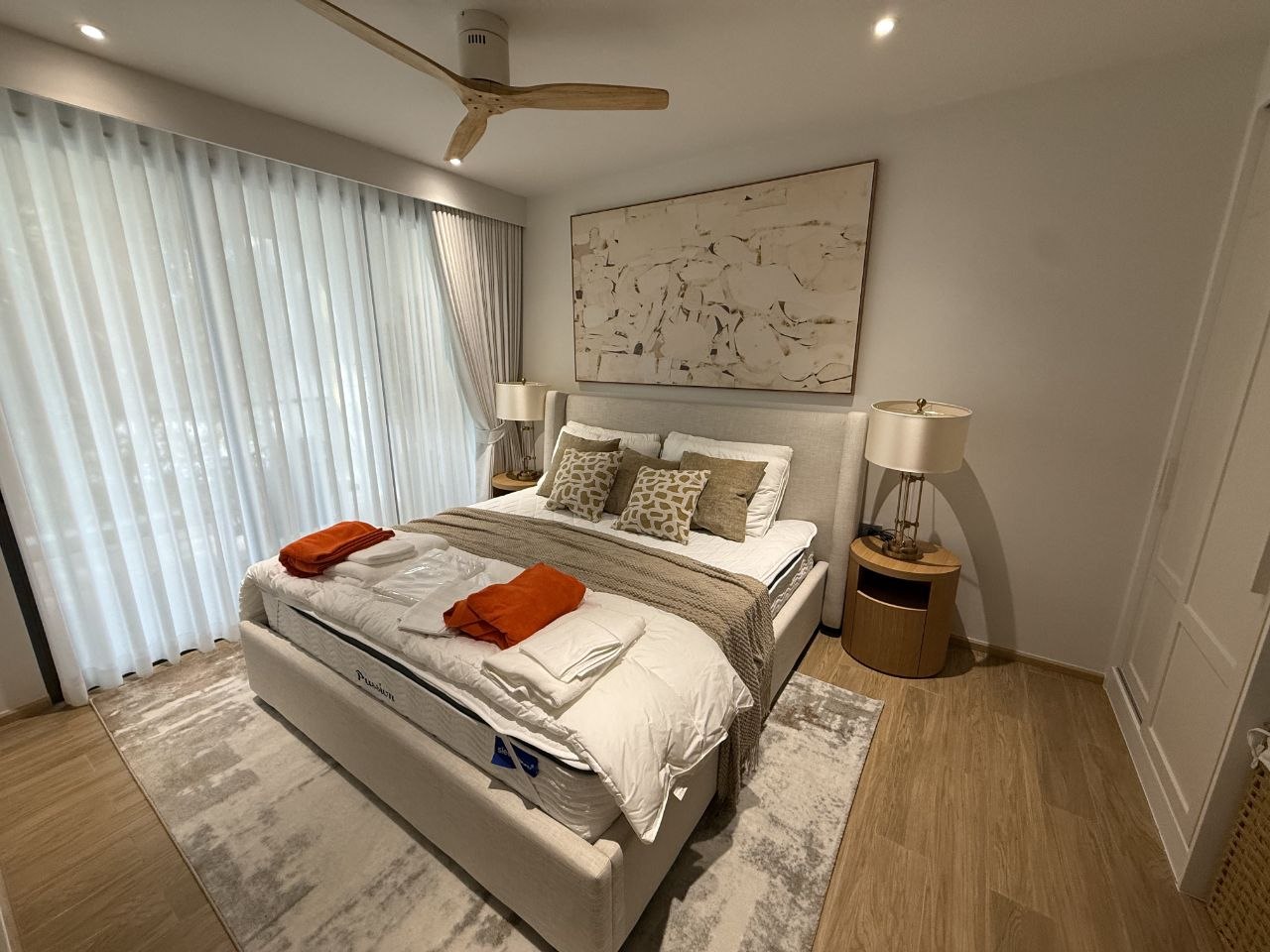 Luxury 2-Bedroom Seafront Apartment in Bang Tao photo 7 of 8