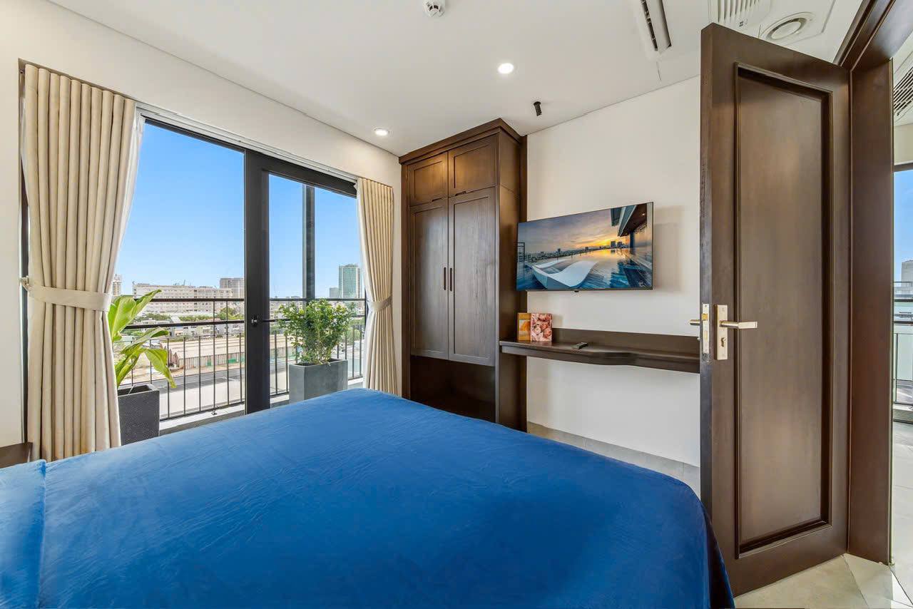 High-Floor 1-Bedroom Apartment with Sea View photo 3 of 8