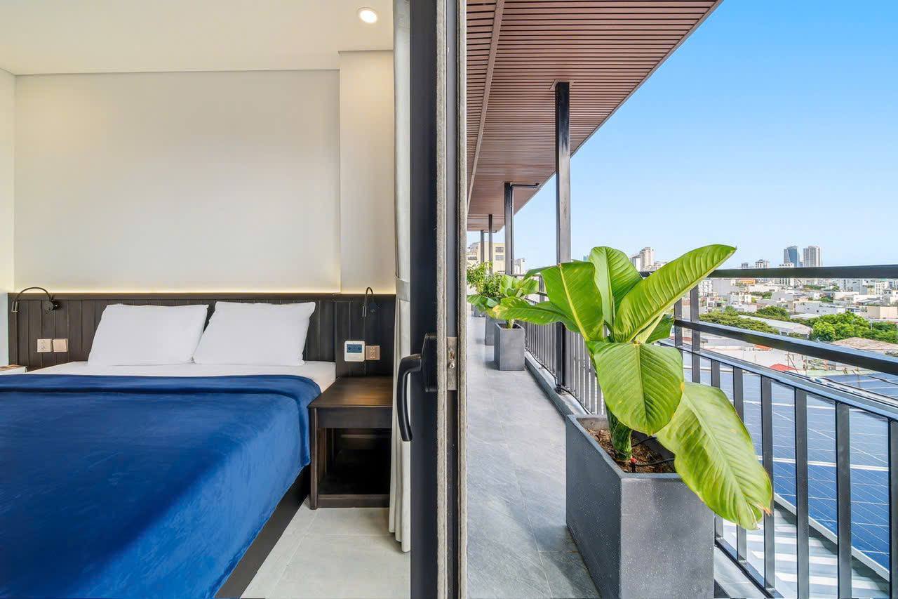 High-Floor 1-Bedroom Apartment with Sea View photo 4 of 8