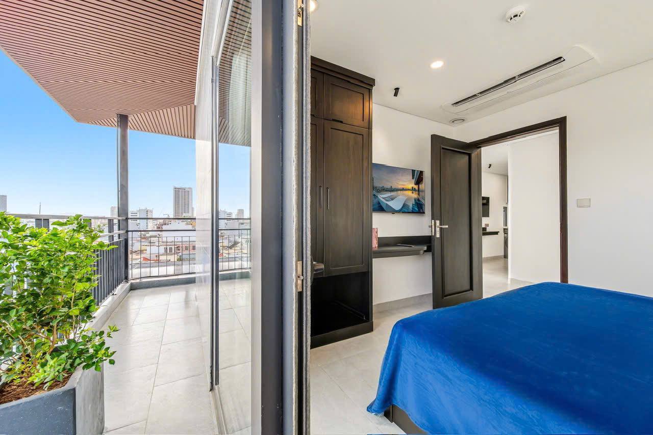 High-Floor 1-Bedroom Apartment with Sea View photo 6 of 8
