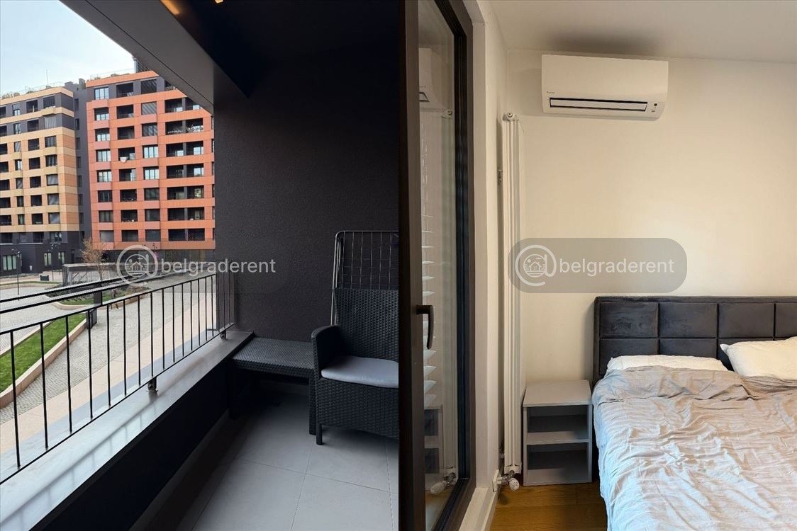2-Room Apartment with Garage in Stari Grad photo 1 of 6