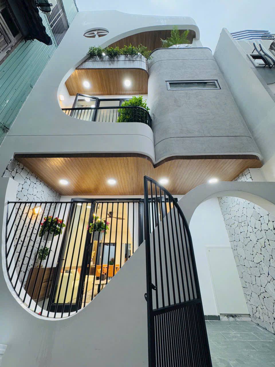 Three-Bedroom House in Thanh Khe photo 1 of 8