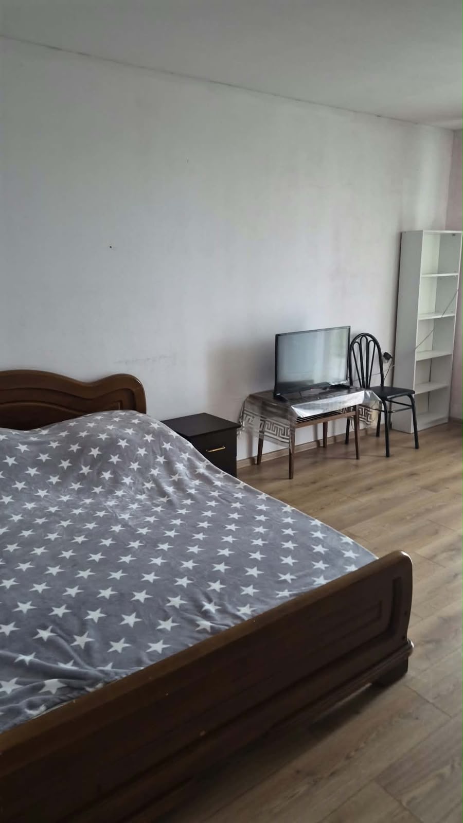 1-Bedroom Apartment Near 6 May Park with Lake View photo 3 of 6