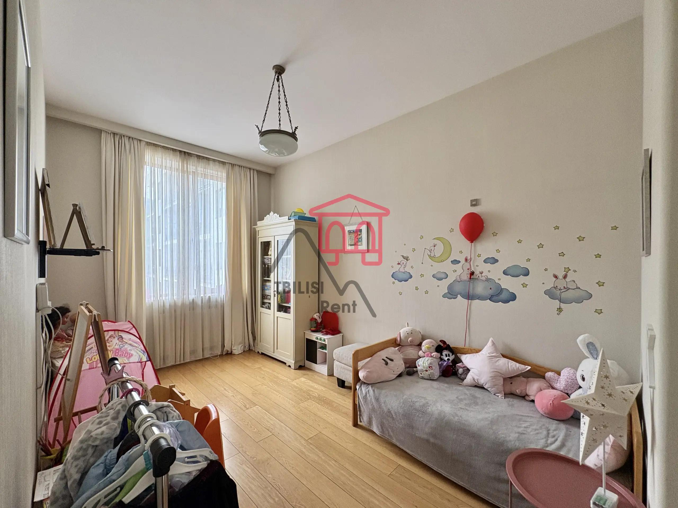 Three-Bedroom Apartment in Vake photo 7 of 8