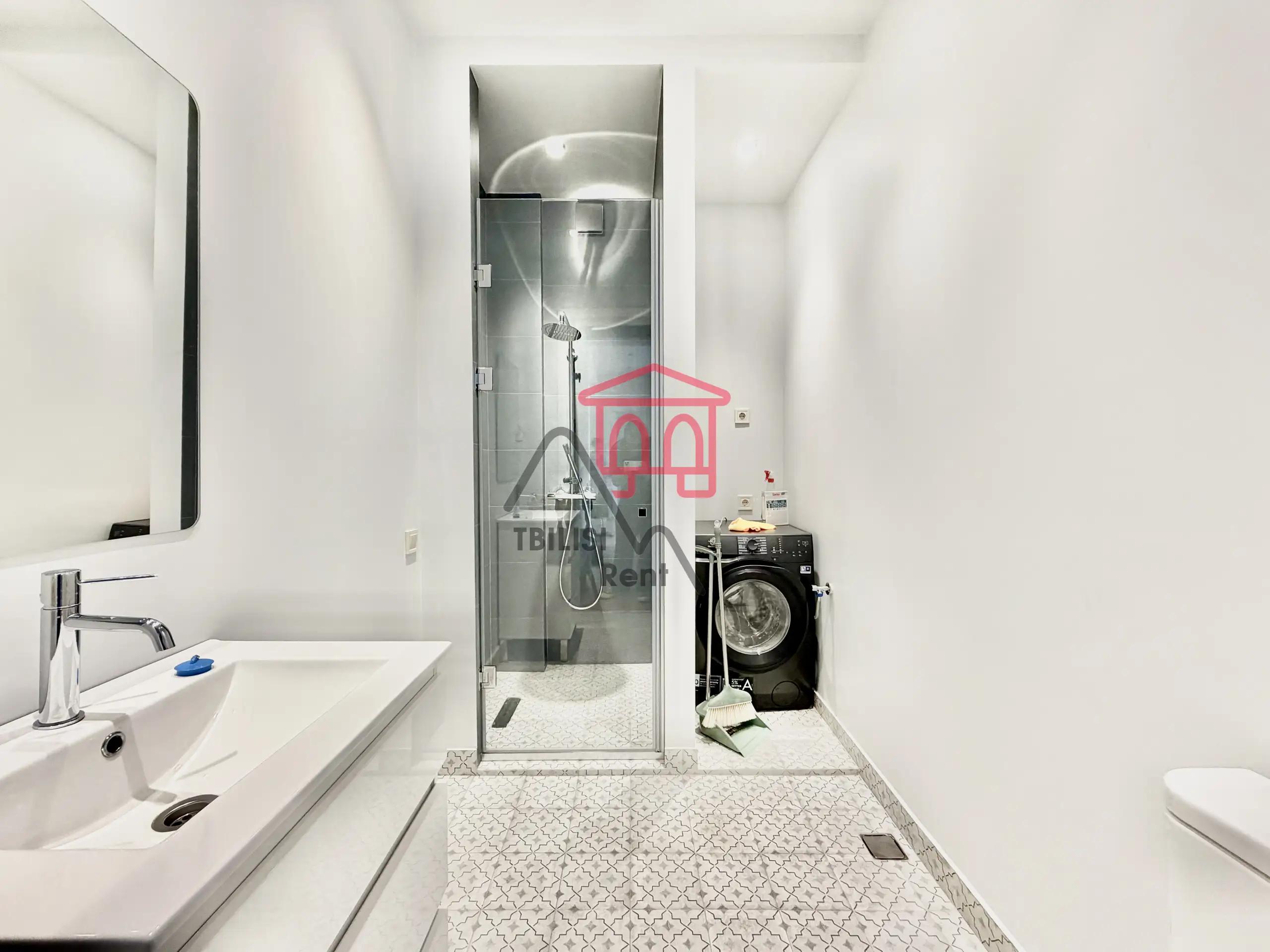 Exclusive 3-Bedroom Apartment in Krtsanisi photo 6 of 8
