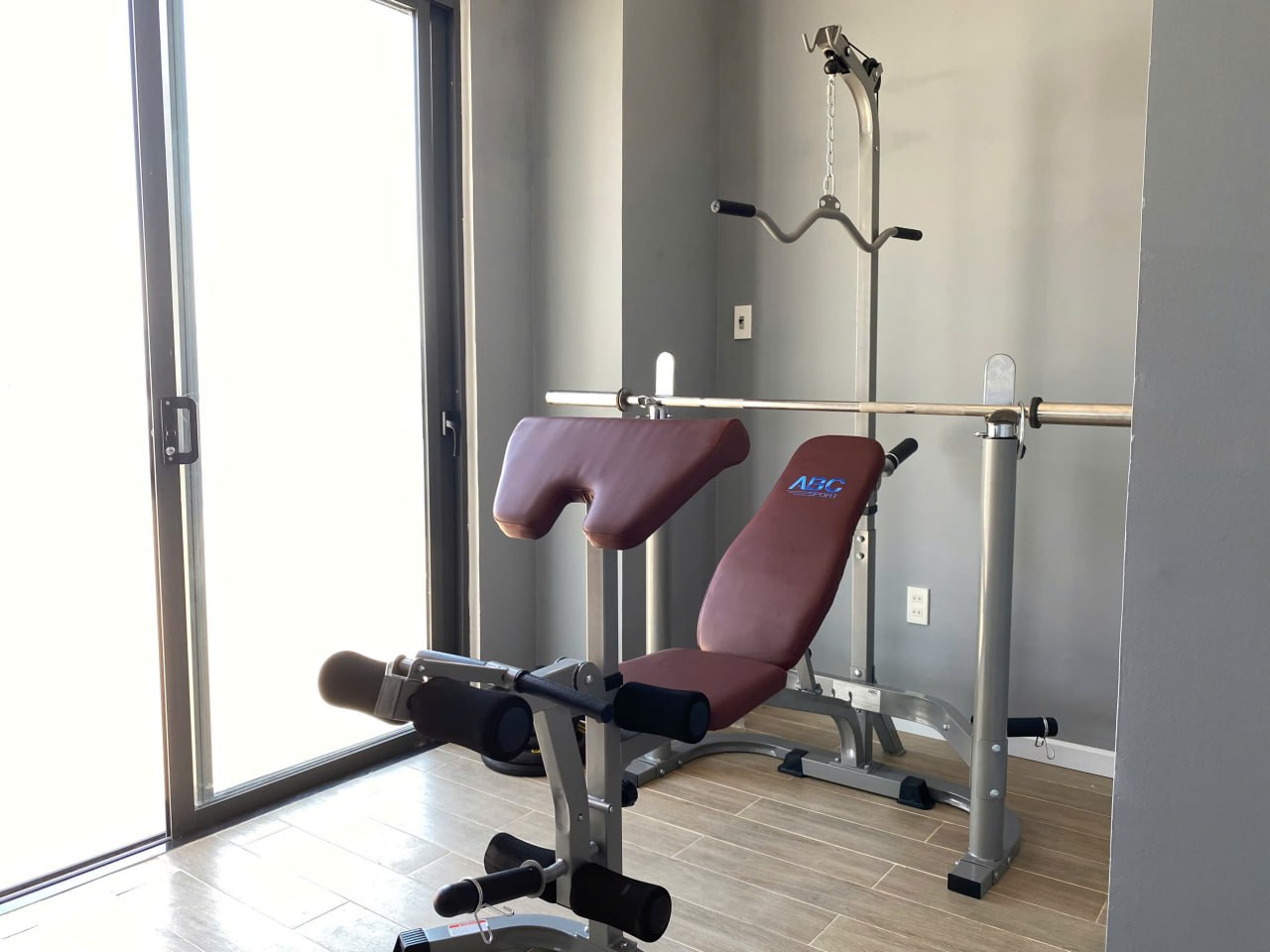 Luxury Studio Apartment with Balcony, Pool and Gym photo 8 of 8