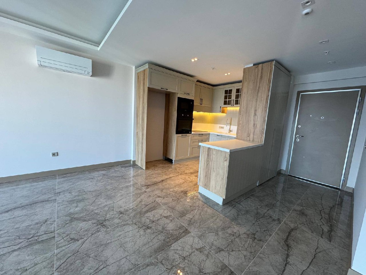 Unfurnished 2-Bedroom Apartment in Terra Manzara photo 2 of 7