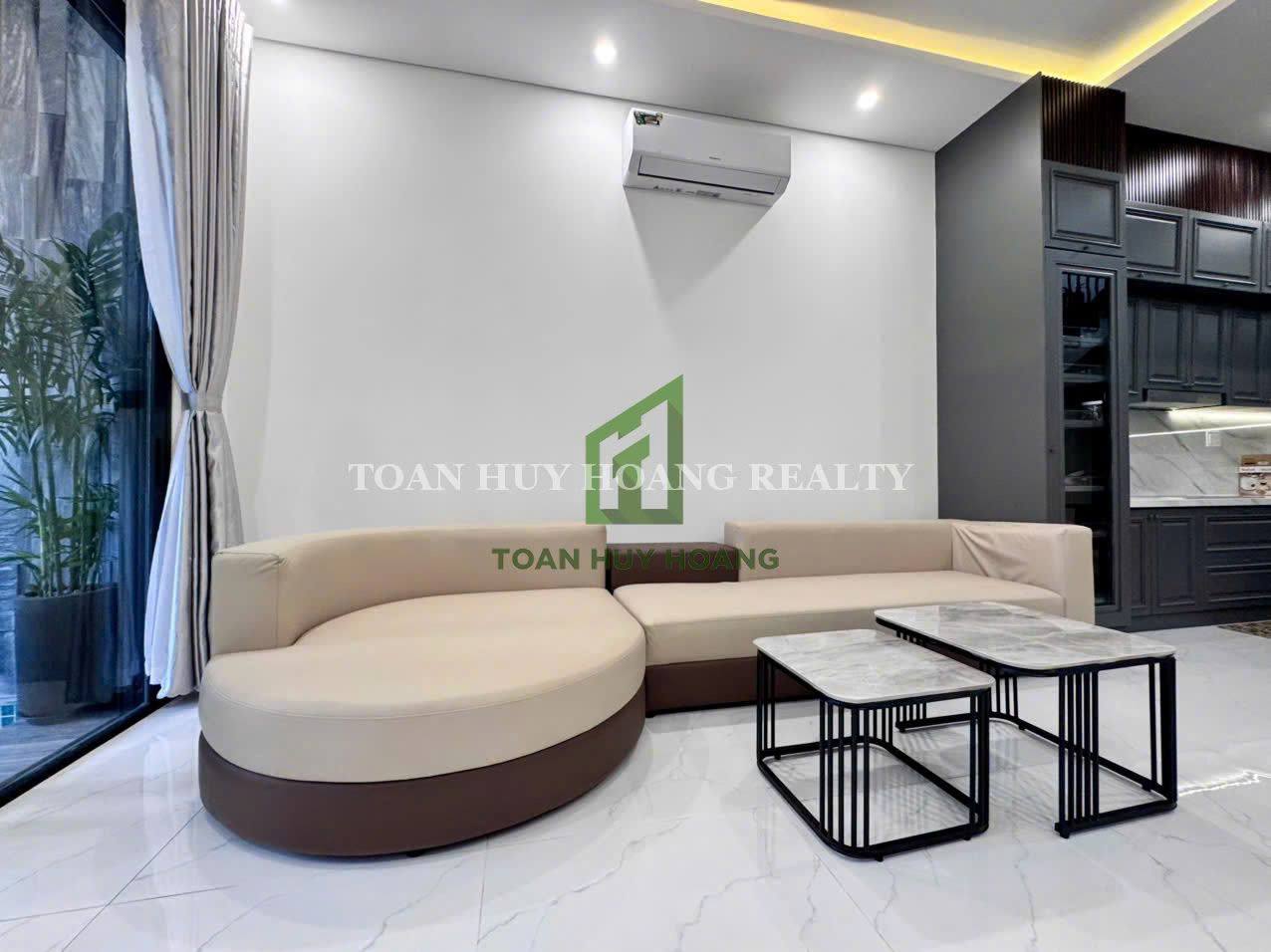 7-Bedroom House with Pool and Jacuzzi in Da Nang photo 4 of 8