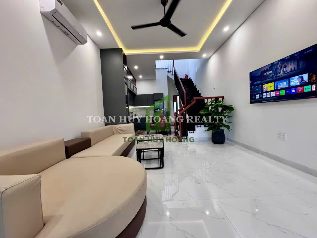7-Bedroom House with Pool and Jacuzzi in Da Nang photo 5 of 8