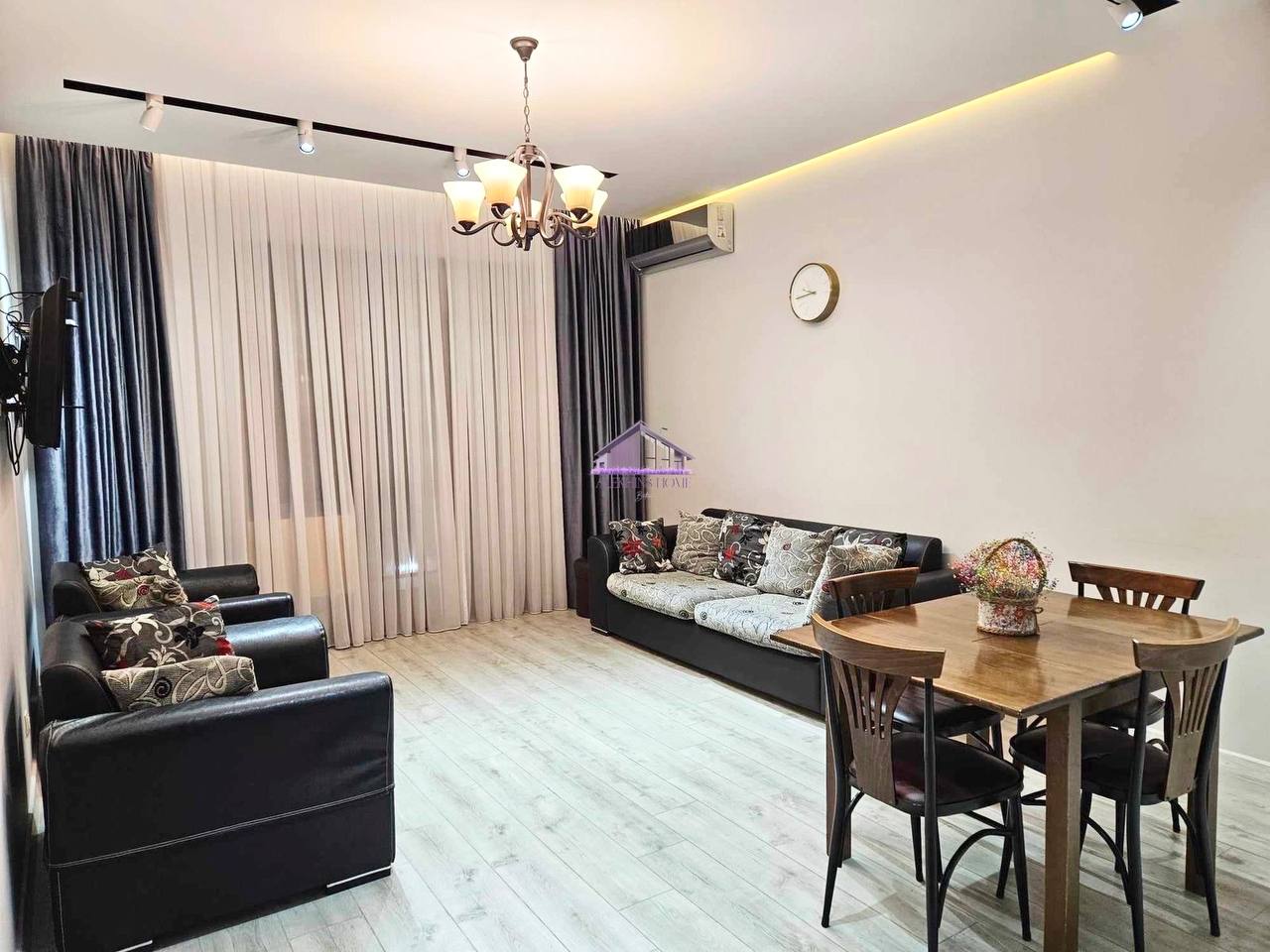 3-Room Apartment Near the Sea photo 1 of 6