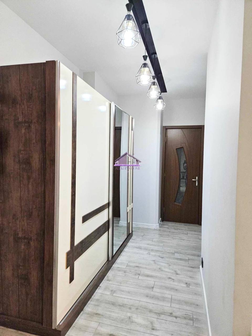 3-Room Apartment Near the Sea photo 5 of 6