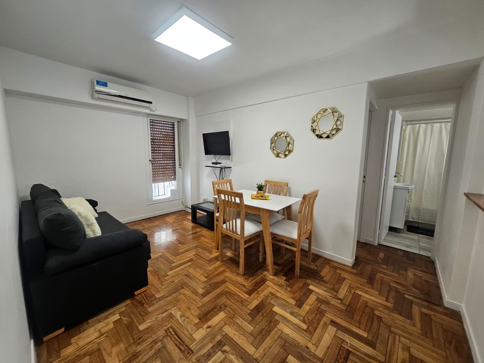 Furnished Two-Room Apartment in Almagro photo 2 of 8