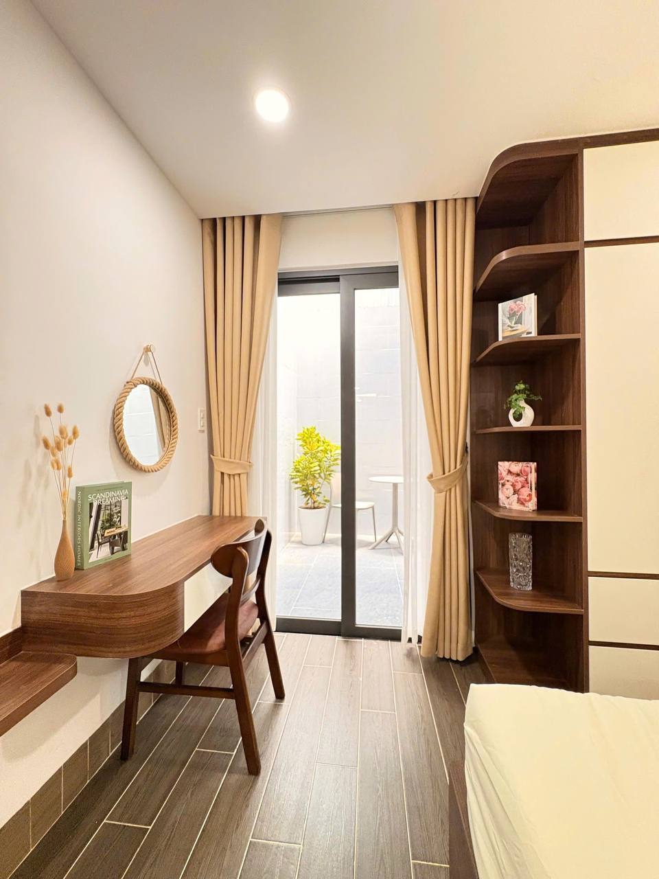 Brand-New 1-Bedroom Apartment in Son Tra photo 6 of 7