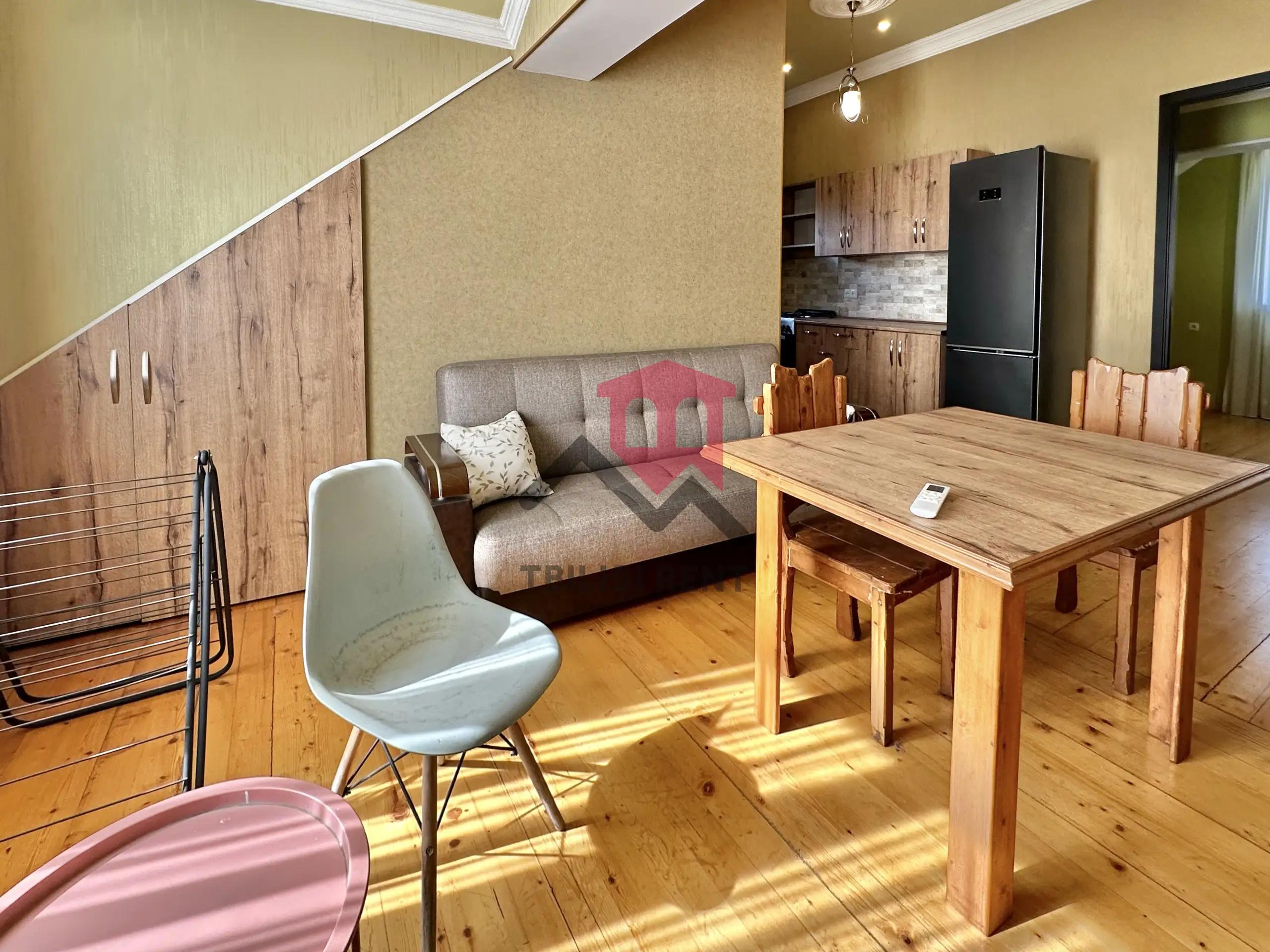 Upper Floor with 2 Bedrooms in Isani photo 2 of 8