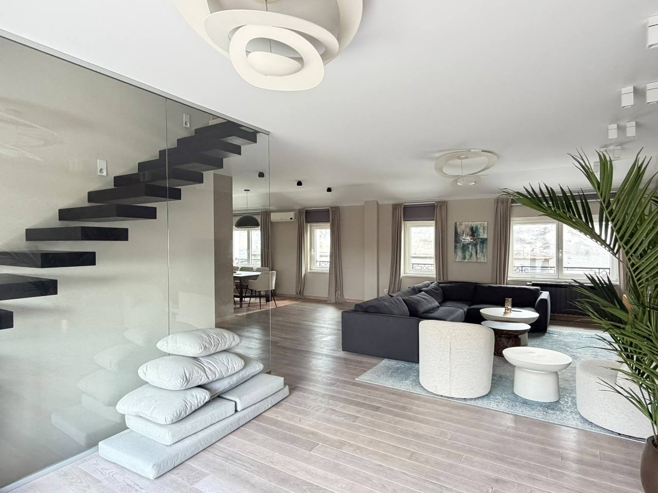 Five-Bedroom Duplex Apartment on Krunska Street photo 1 of 8