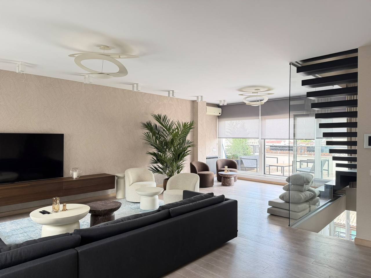 Five-Bedroom Duplex Apartment on Krunska Street photo 2 of 8