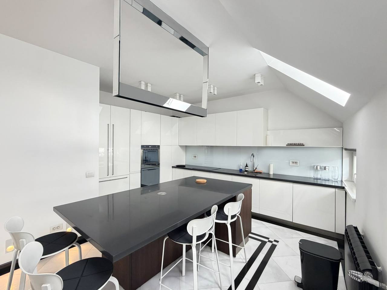 Five-Bedroom Duplex Apartment on Krunska Street photo 4 of 8