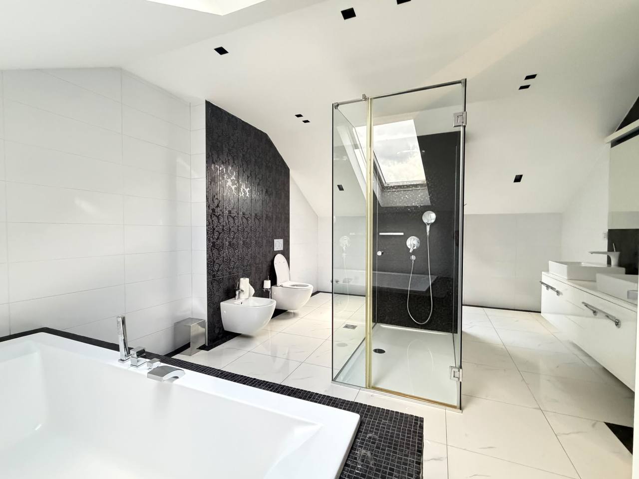 Five-Bedroom Duplex Apartment on Krunska Street photo 8 of 8
