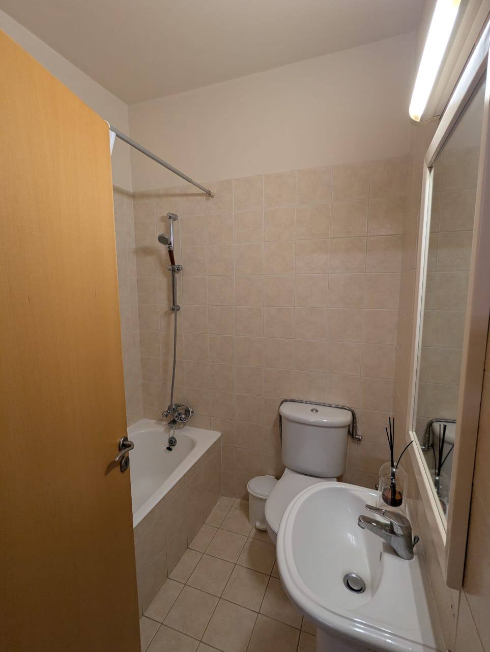 One-Bedroom Apartment in Neapolis photo 3 of 4