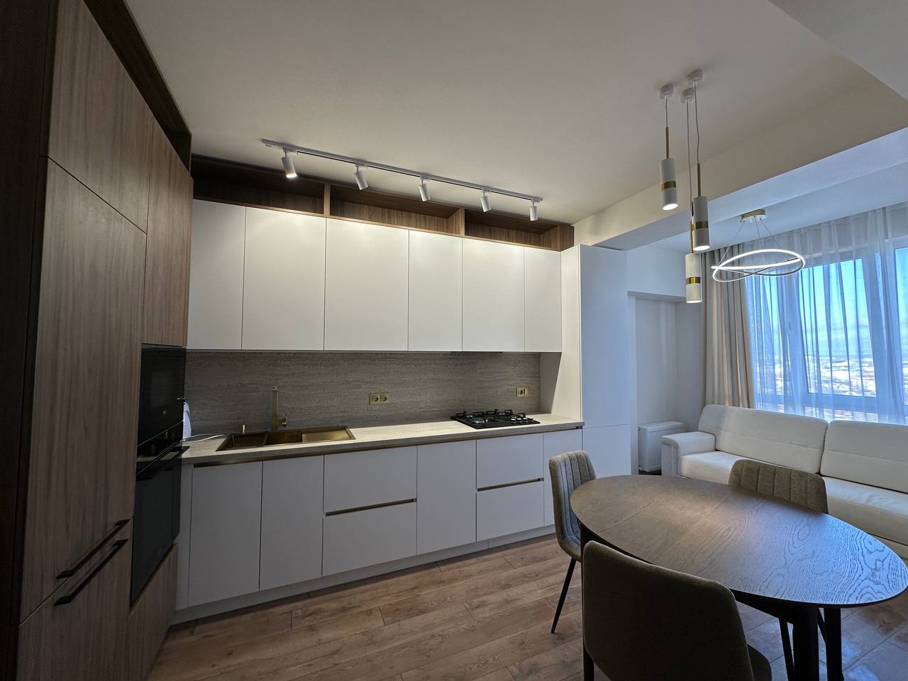 1-Bedroom Apartment with Living Room in Central Chisinau photo 2 of 8