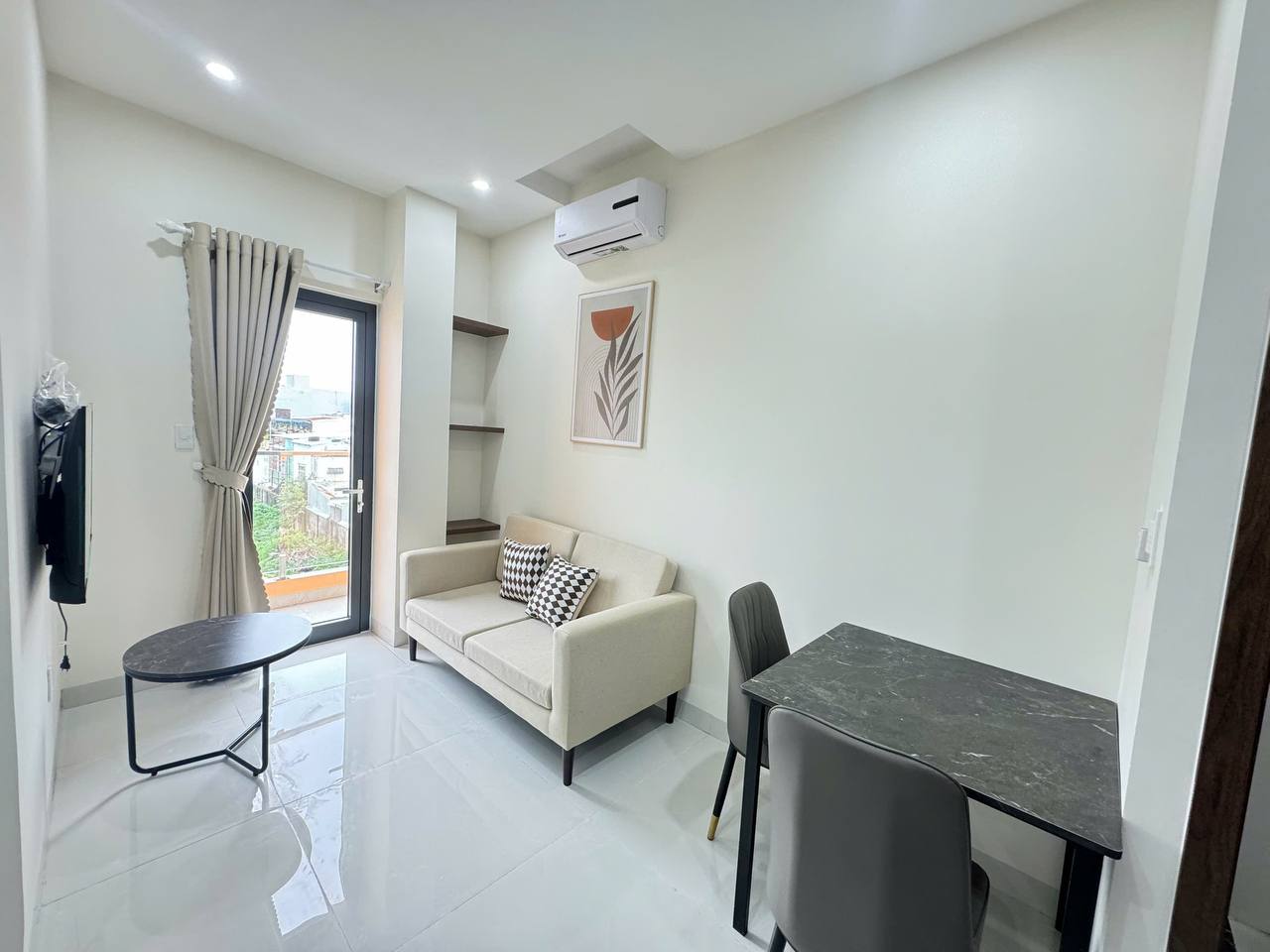 Furnished 1-Bedroom Apartment in My An photo 1 of 6