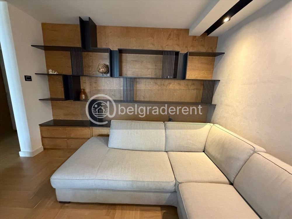 Two-and-a-Half-Room Apartment in Banovo Brdo photo 4 of 8